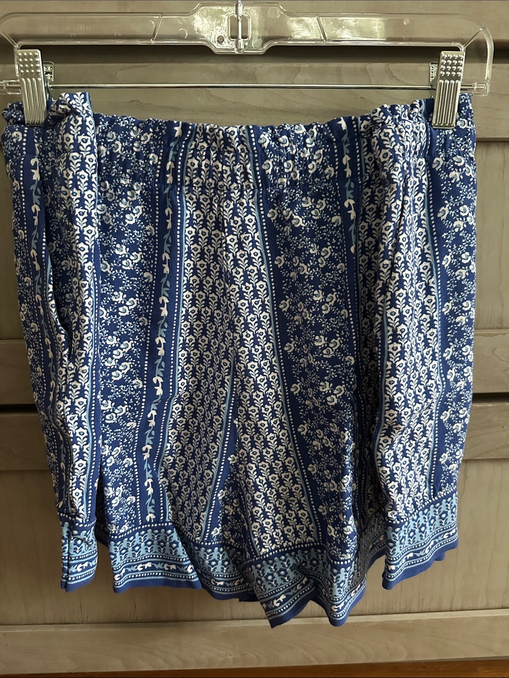 LOFT Shorts - Picture 2 of 3
